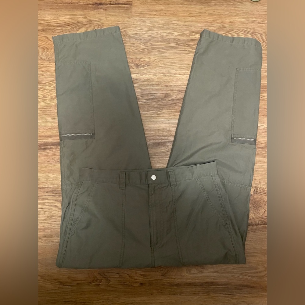 Stussy Men's Cargo Pants in Olive Size Small